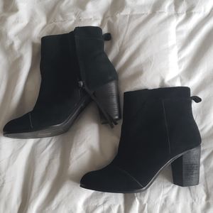 Tom's Suede Ankle boot - Size 8